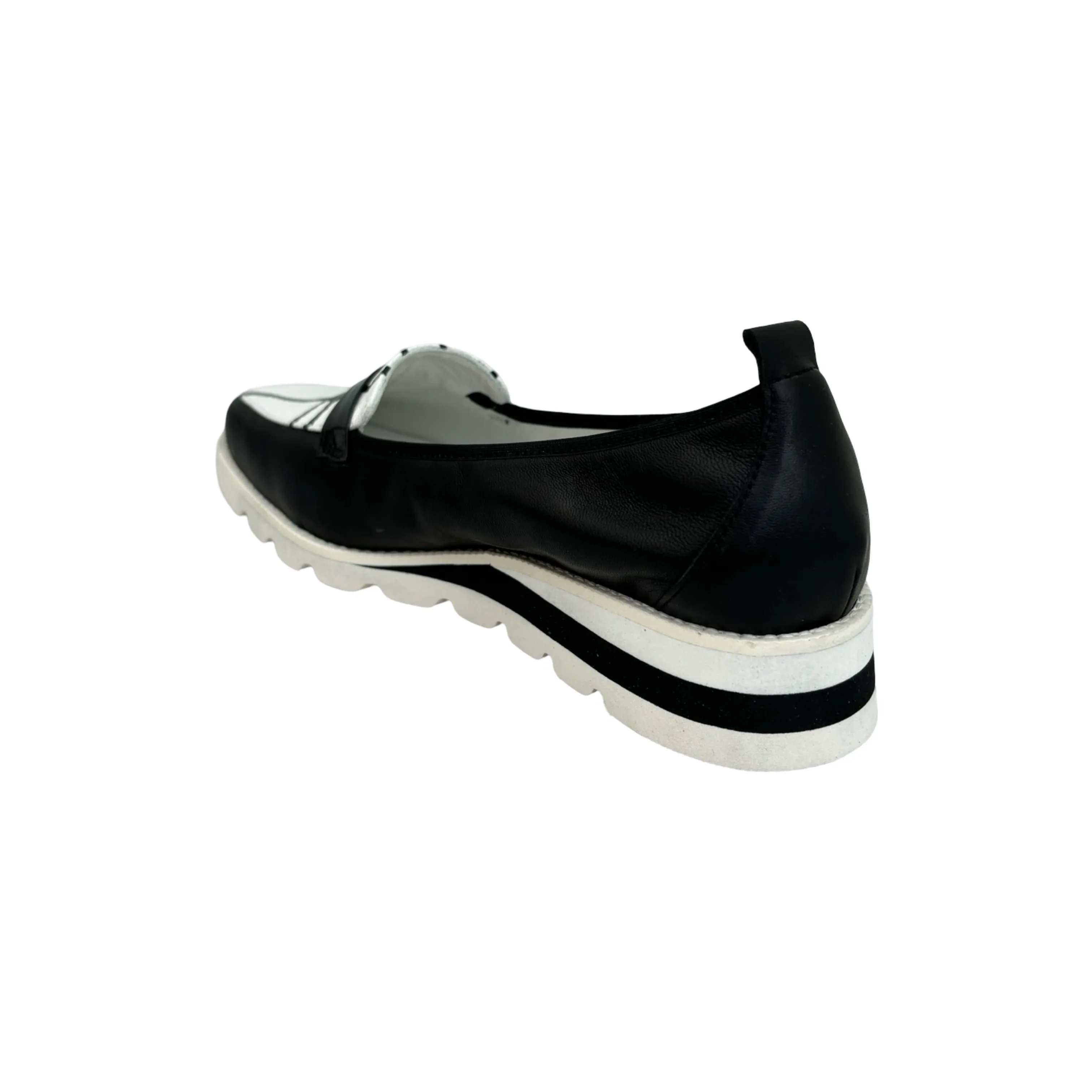 11224 St Tropez B/W Loafer