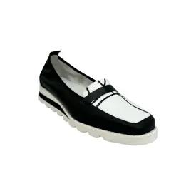 11224 St Tropez B/W Loafer