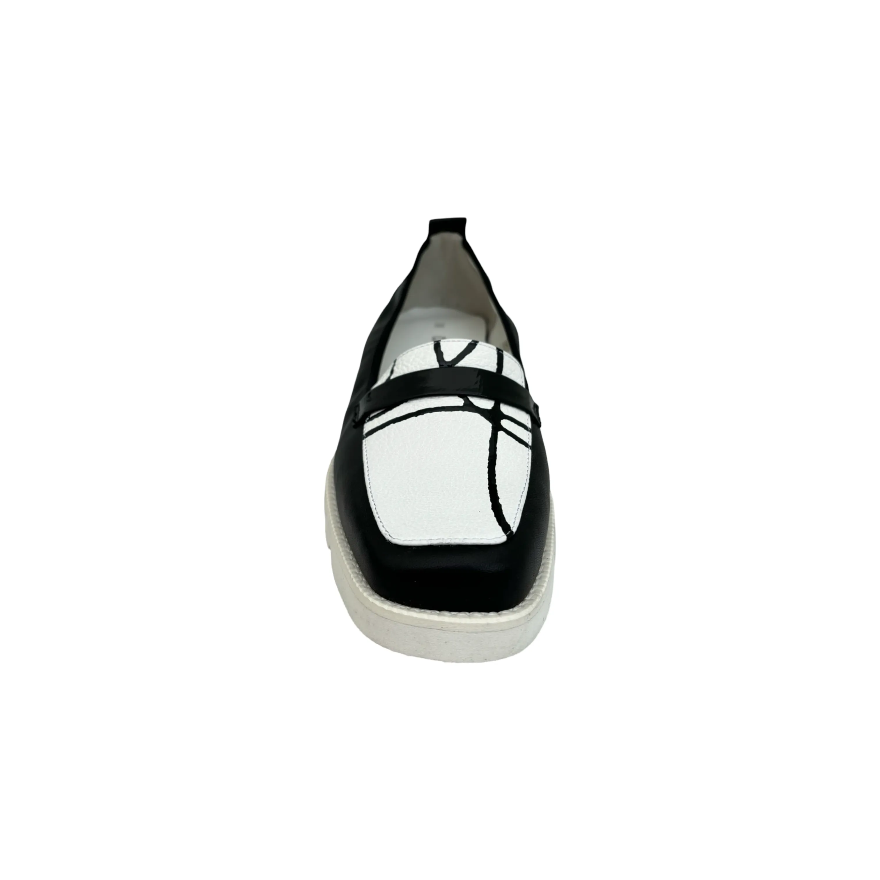 11224 St Tropez B/W Loafer