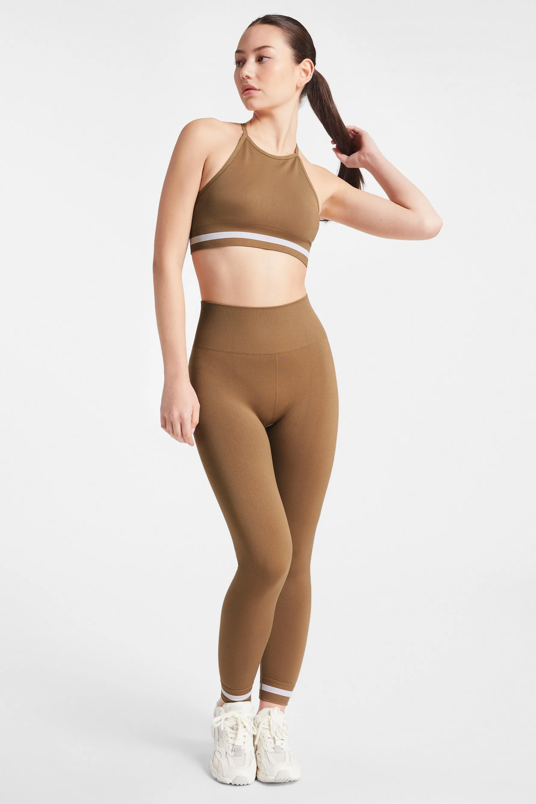 Form Seamless 25in Midi Pant - Mocha