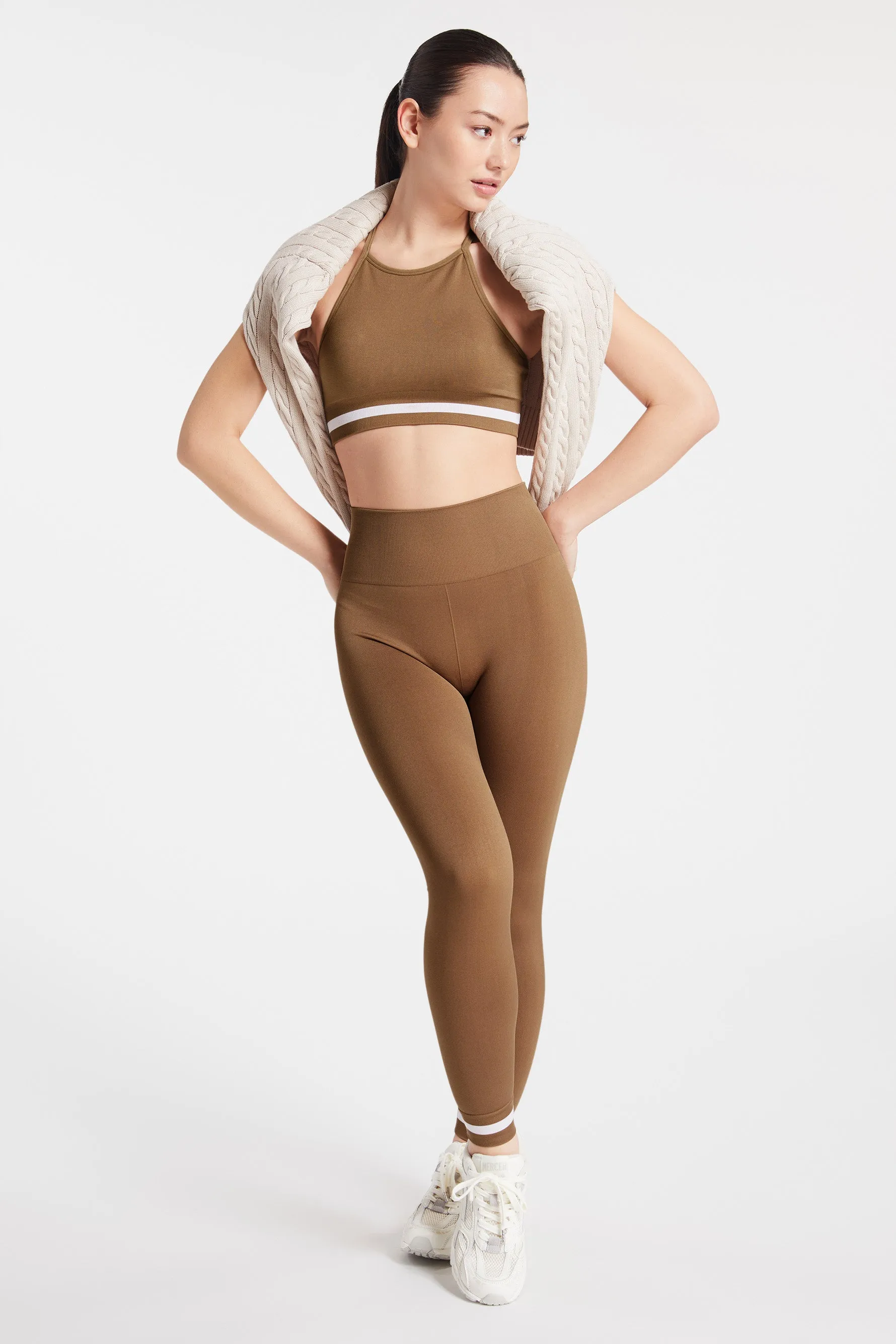 Form Seamless 25in Midi Pant - Mocha