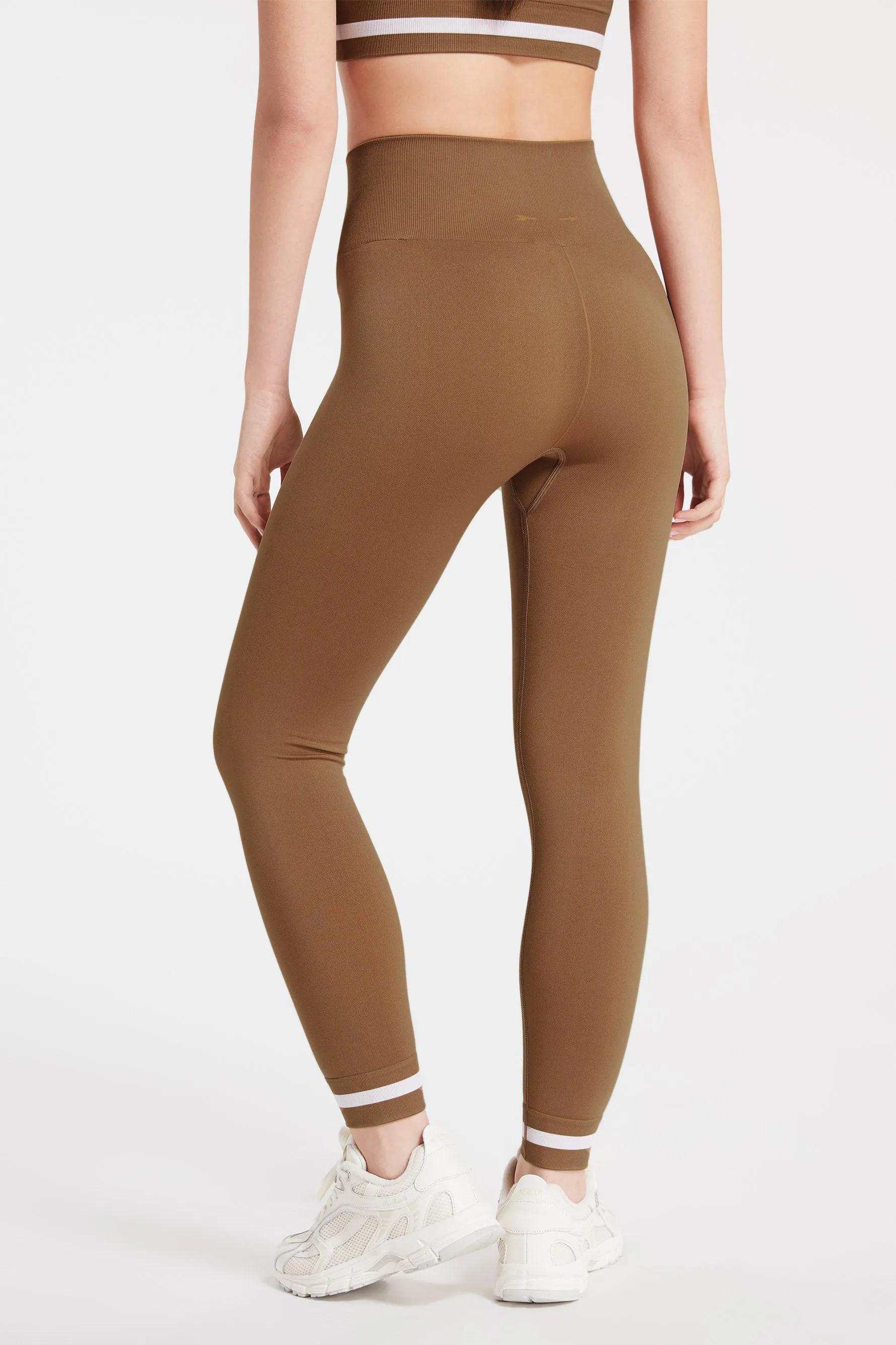 Form Seamless 25in Midi Pant - Mocha