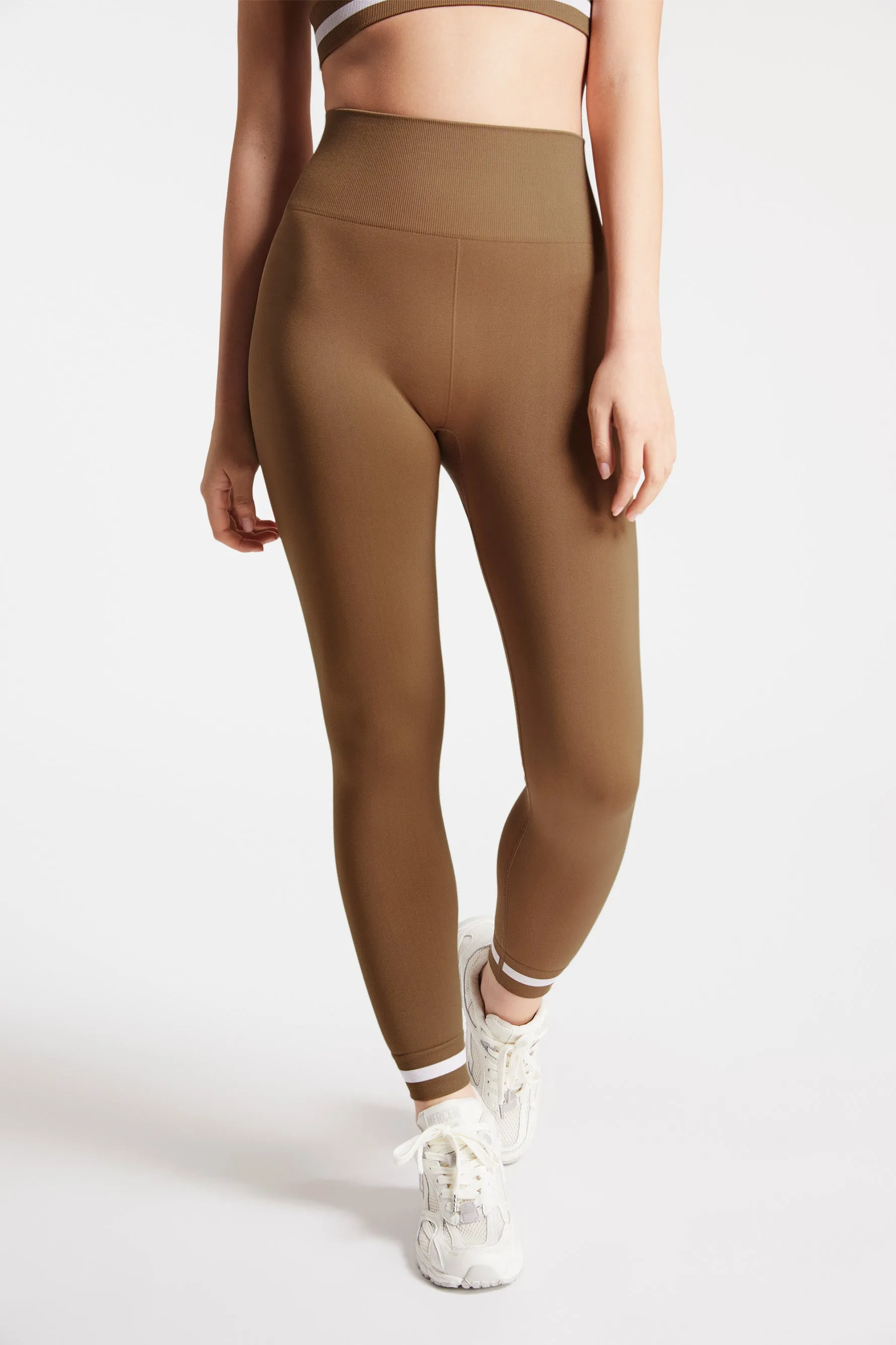 Form Seamless 25in Midi Pant - Mocha