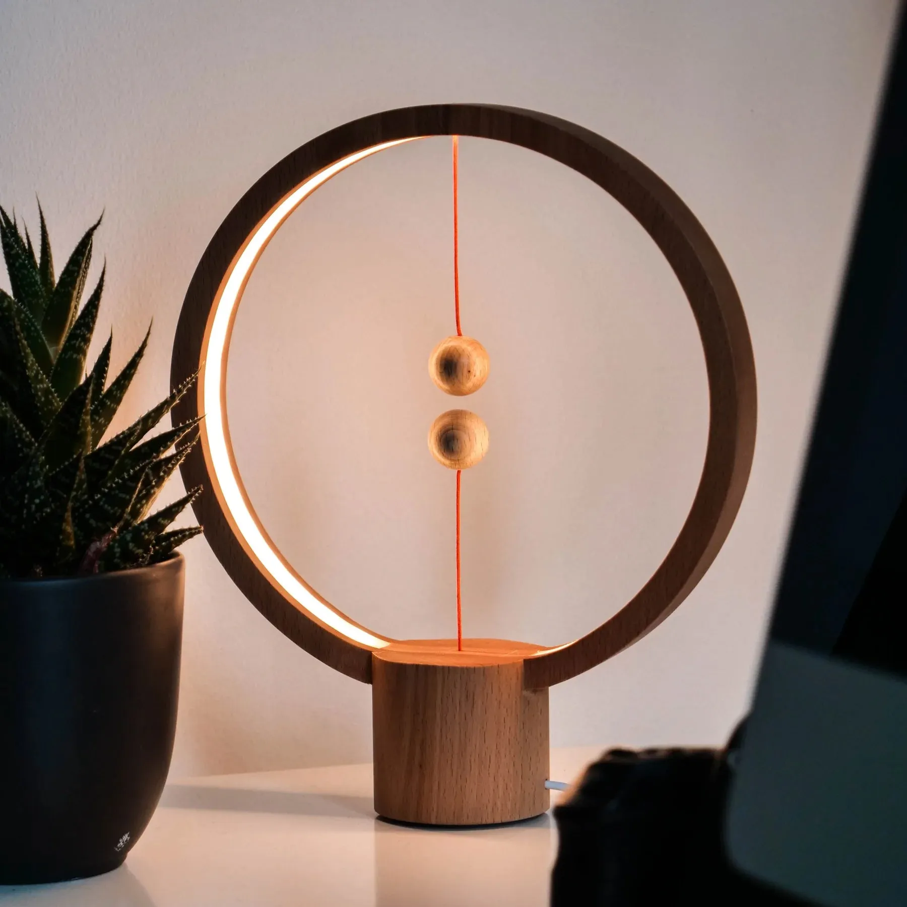 Heng Balance Lamp