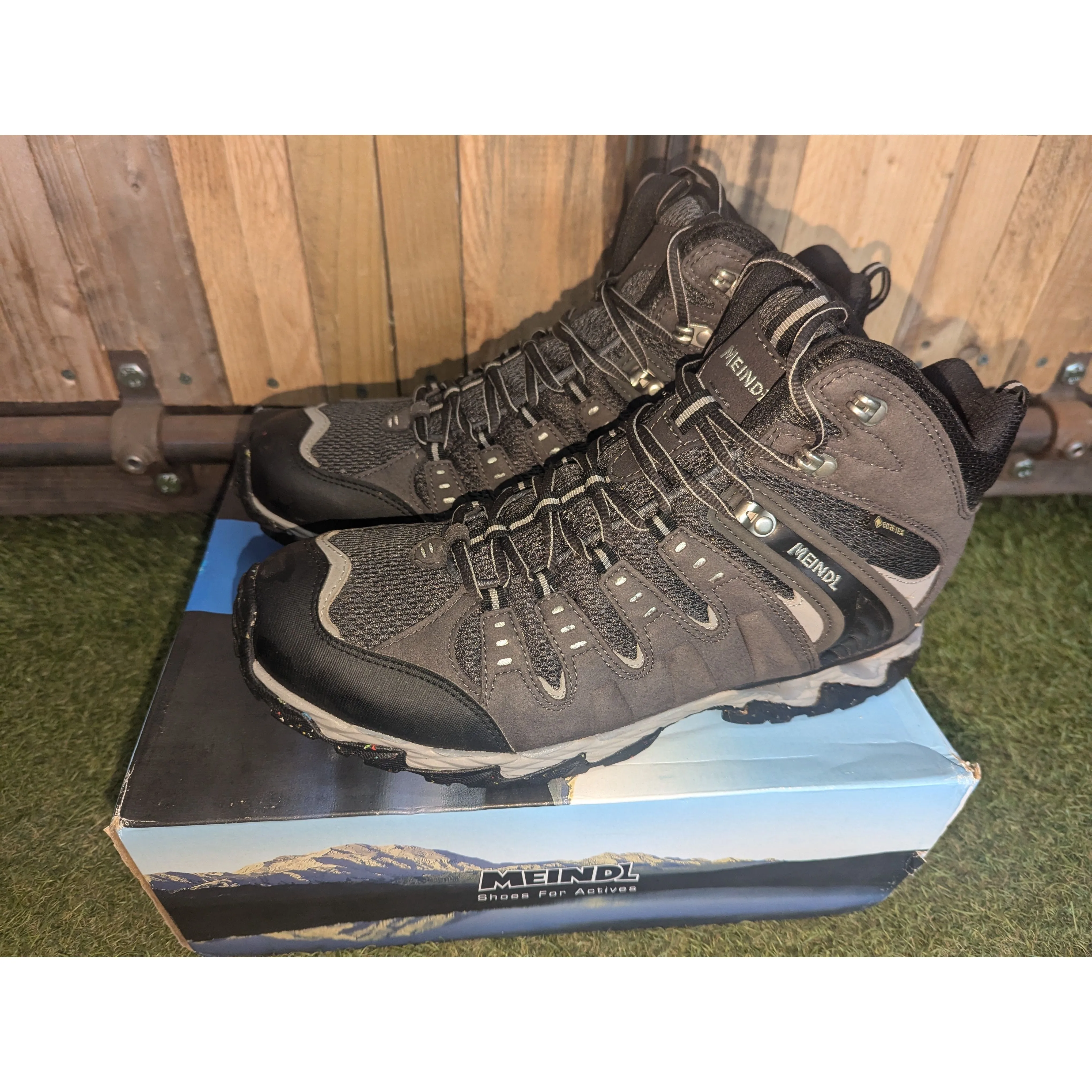 Meindl Respond Mid II GTX Walking Boots - Anthracite/Grey (Ex-Demo)